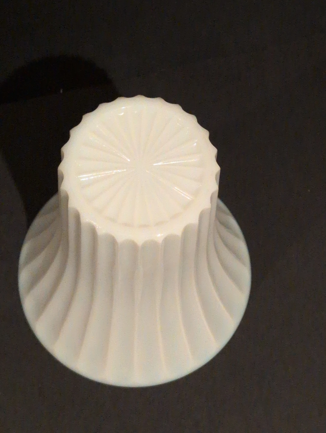 Vintage Anchor Hocking Milk Glass Vase - photo 2