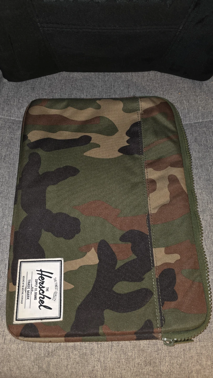 Herschel Camo Padded Laptop Case
