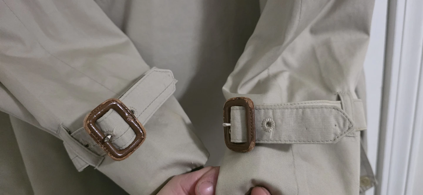 Vintage Aquascutum Men's Beige double breasted  thin trench coat - photo 3