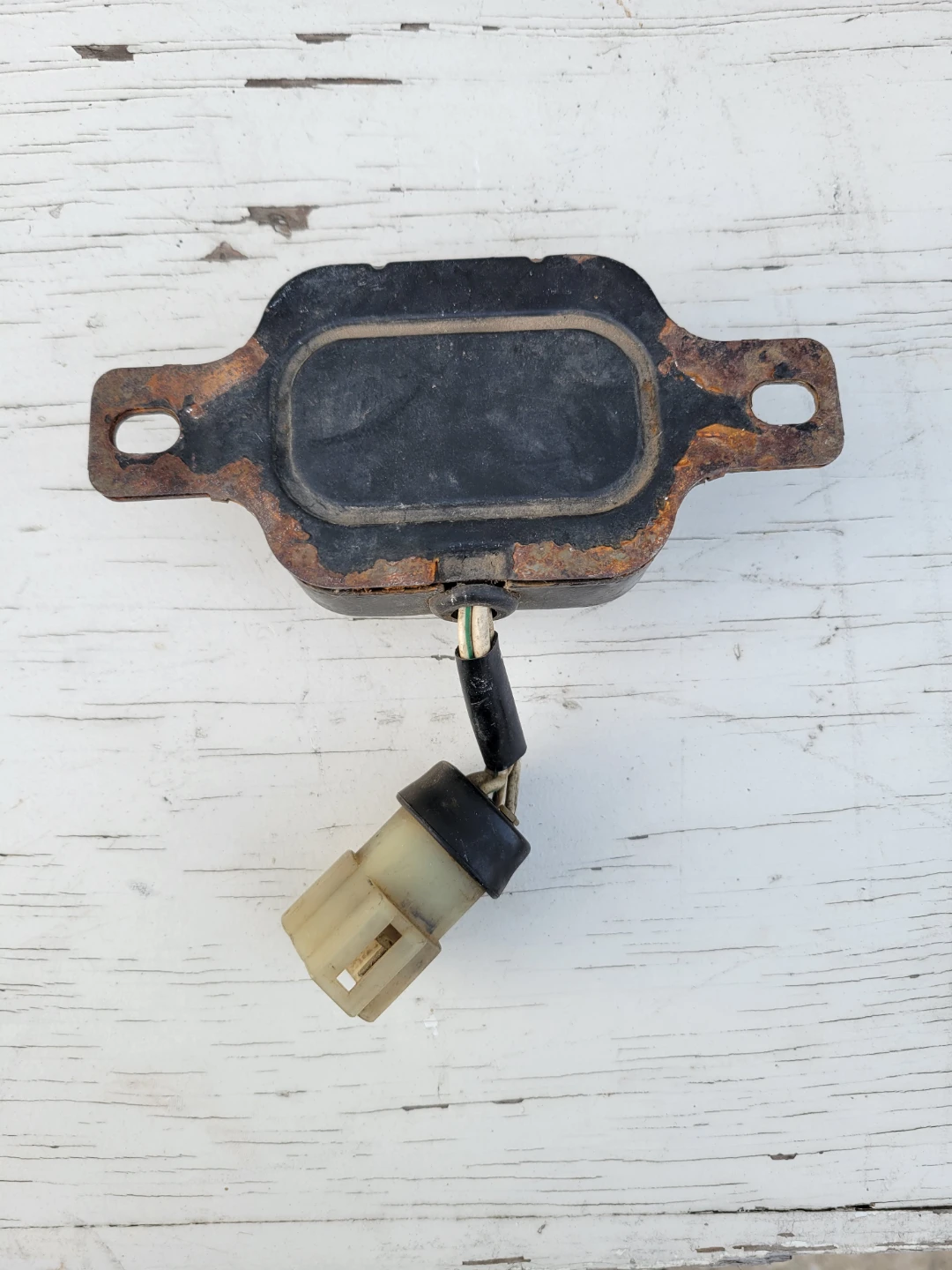 Nippondenso Voltage Regulator 27700-38110 - photo 3