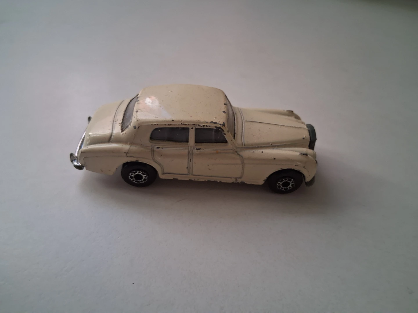 1985 Matchbox Rolls-Royce Silver Cloud - 1:69 scale