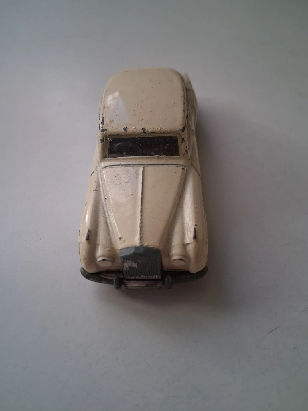 1985 Matchbox Rolls-Royce Silver Cloud - 1:69 scale - photo 2