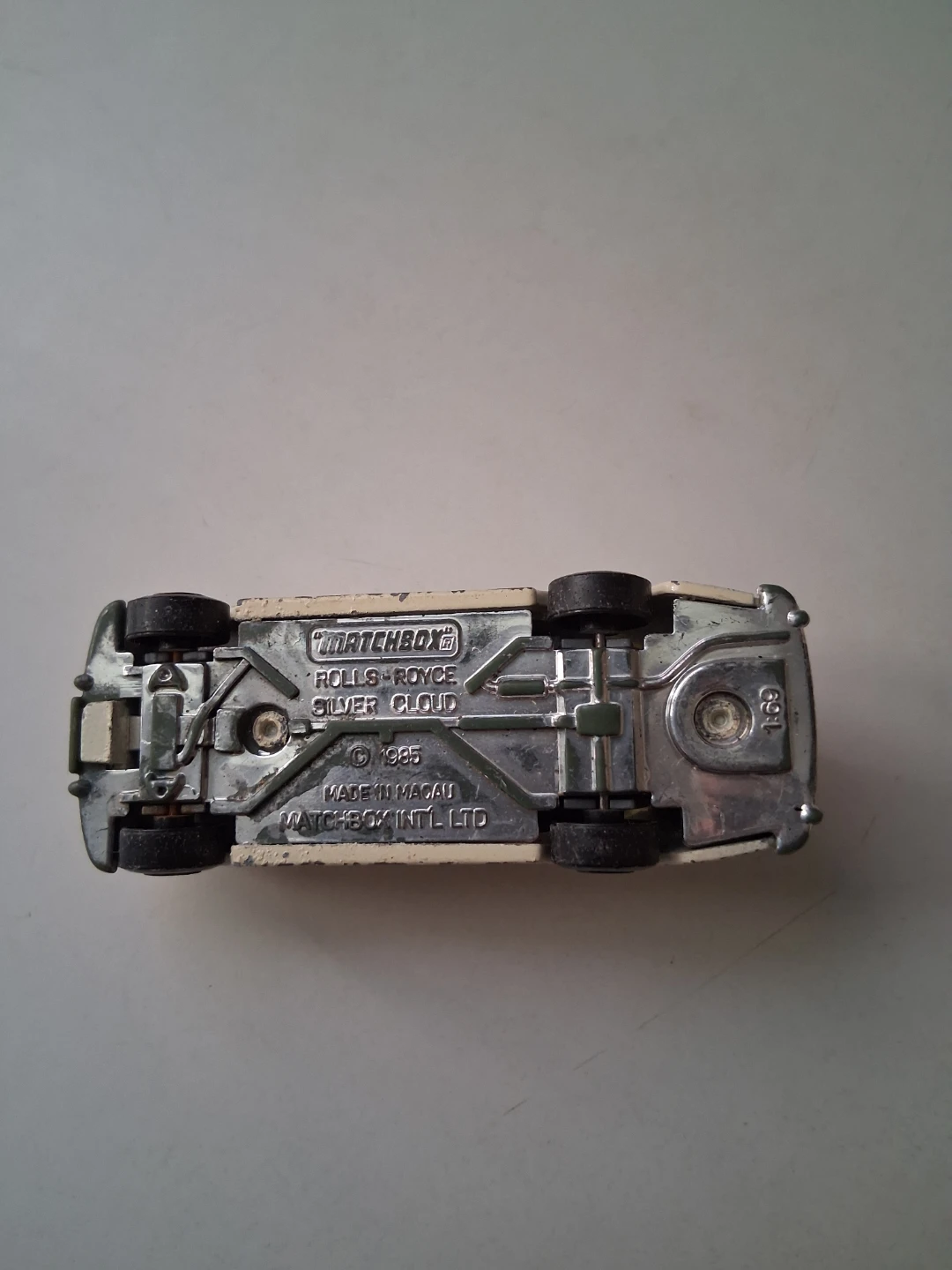 1985 Matchbox Rolls-Royce Silver Cloud - 1:69 scale - photo 4