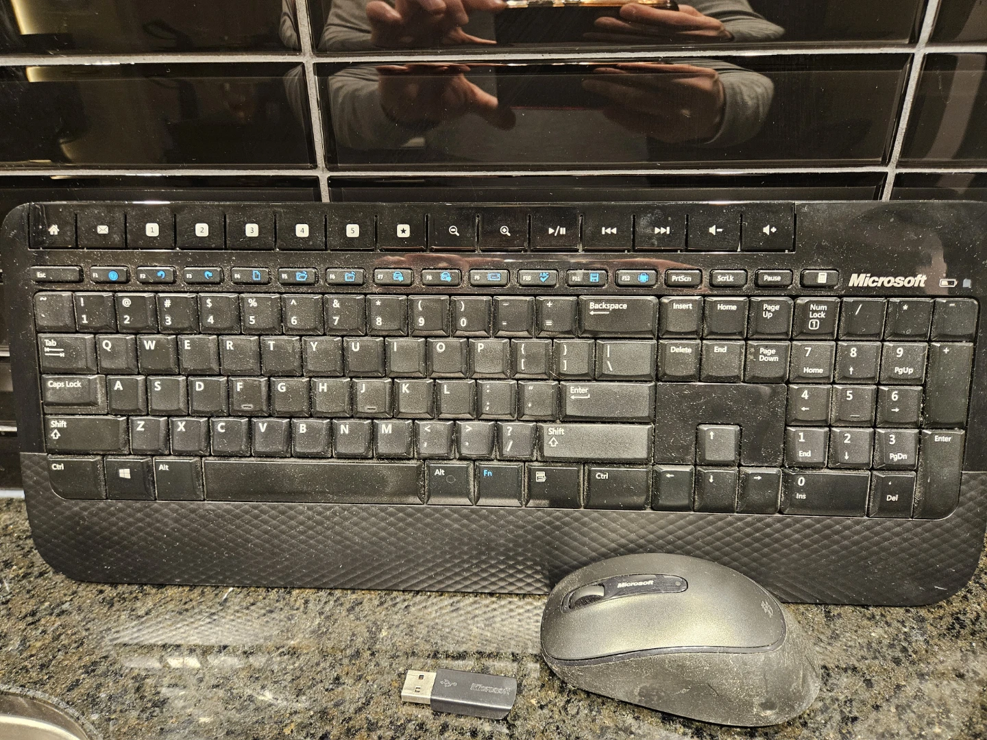 Microsoft Wireless Keyboard and Mouse - photo 2