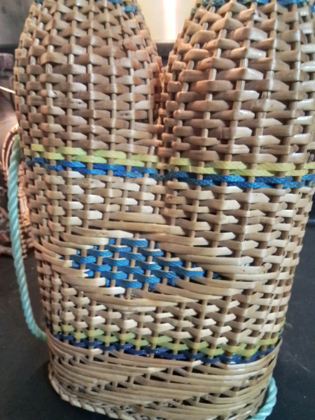 Double Wine Bottles Decanter Wrapped in Rattan 15" - photo 4