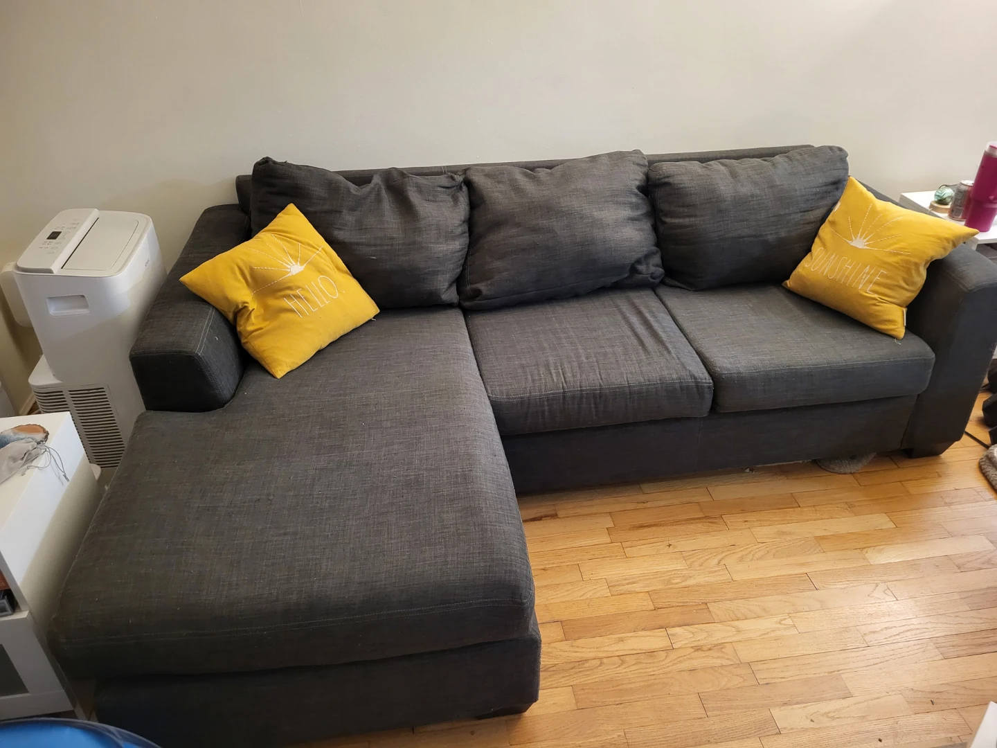 Sectional Couch *cat not included* - photo 2