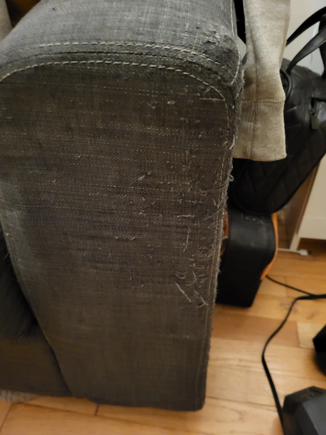 Sectional Couch *cat not included* - photo 3