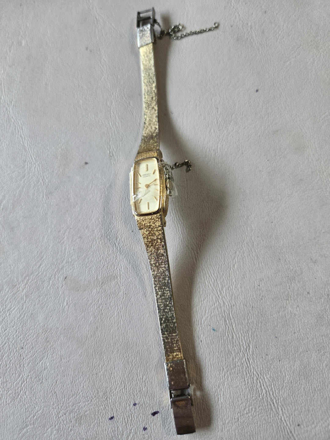 Seiko Ladies Gold Tone Watch - photo 2