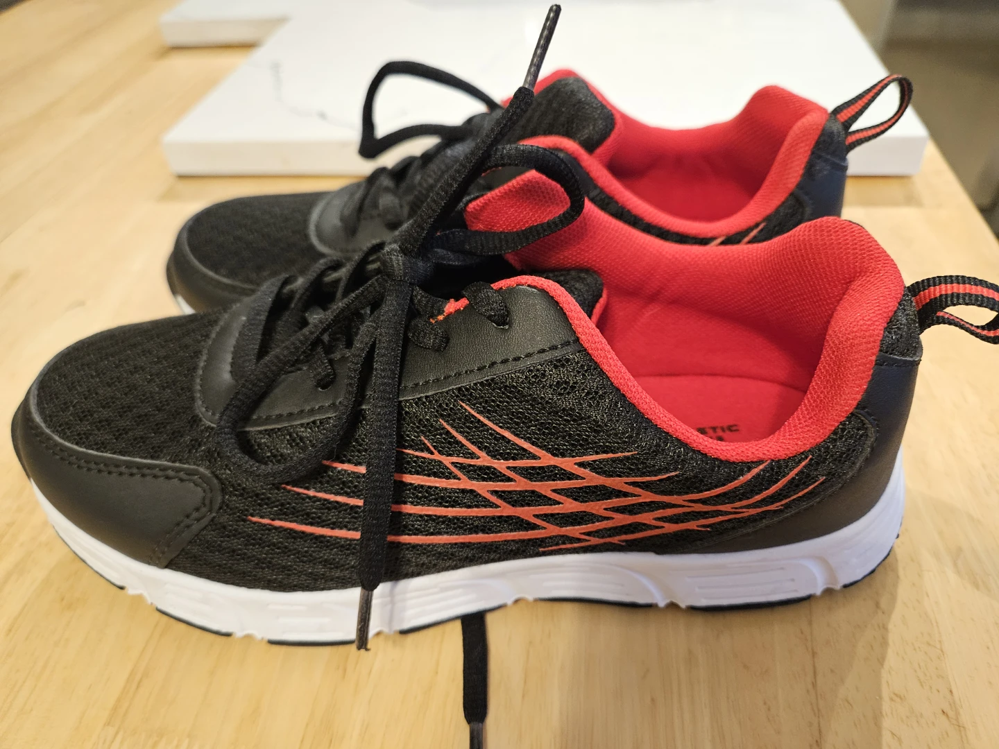 Athletic Works Kids Black/Red Runners - Size 4