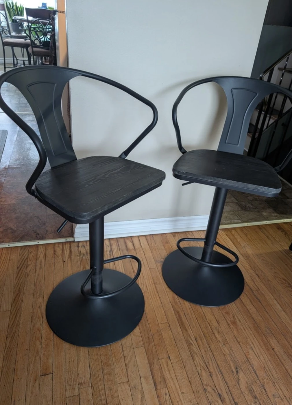 Bar Stool Set with Adjustable Height & Swivel