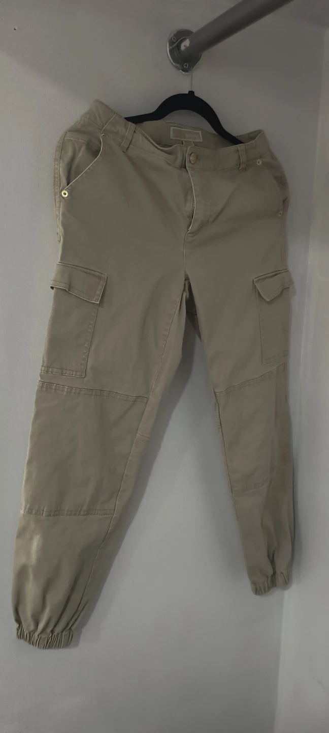Michael Kors Beige Cargo Pants  🧡
