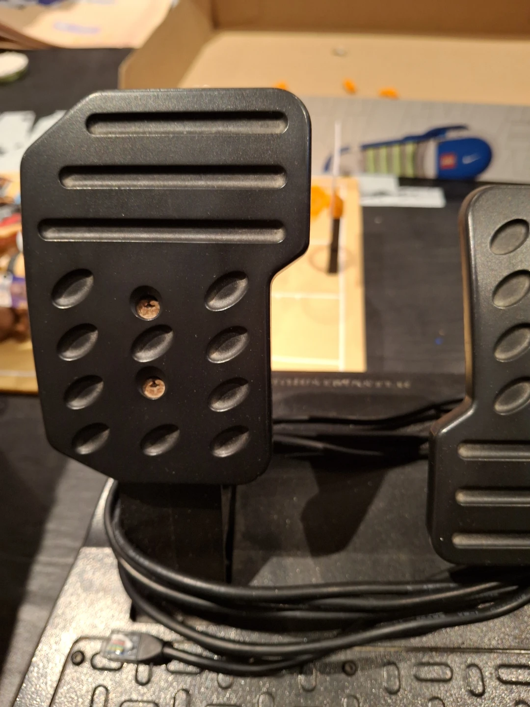 Thrustmaster wheel and petals - photo 4