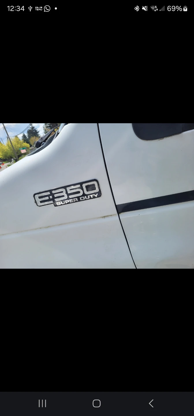 Ford E-350 Super Duty Truck - photo 3