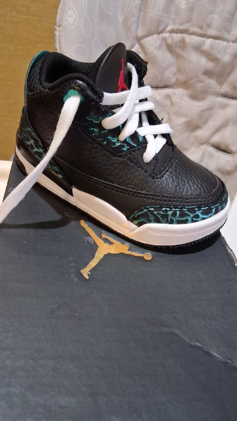 Jordan 3 Retro Black/Emerald Toddler Size 6C