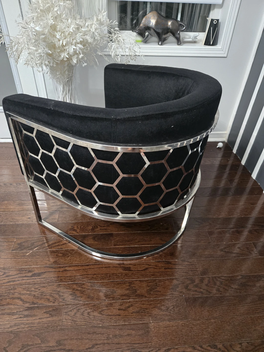 Black Velvet Accent Chair with Silver Hexagon Back - photo 2
