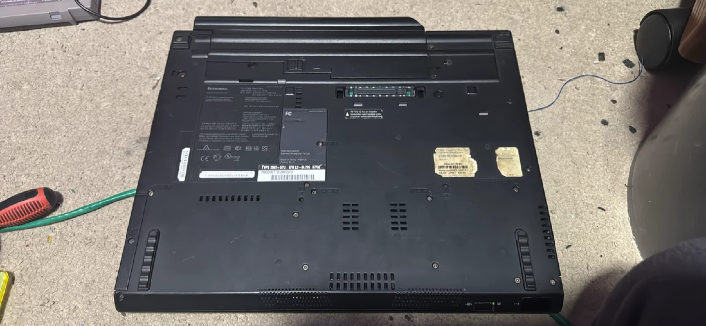 IBM ThinkPad T60 (bottom half) - photo 3