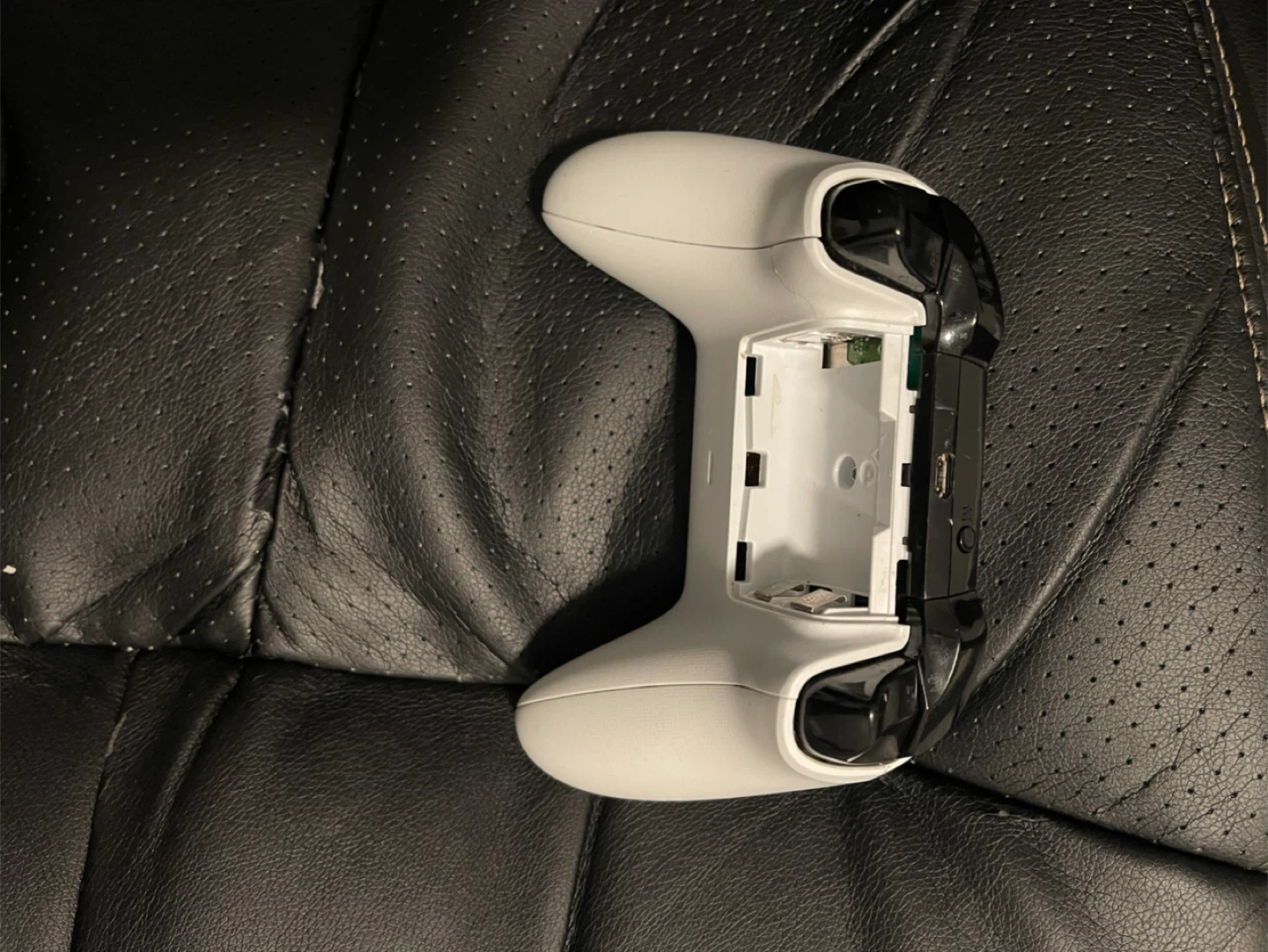 White Xbox Wireless Controller - photo 2
