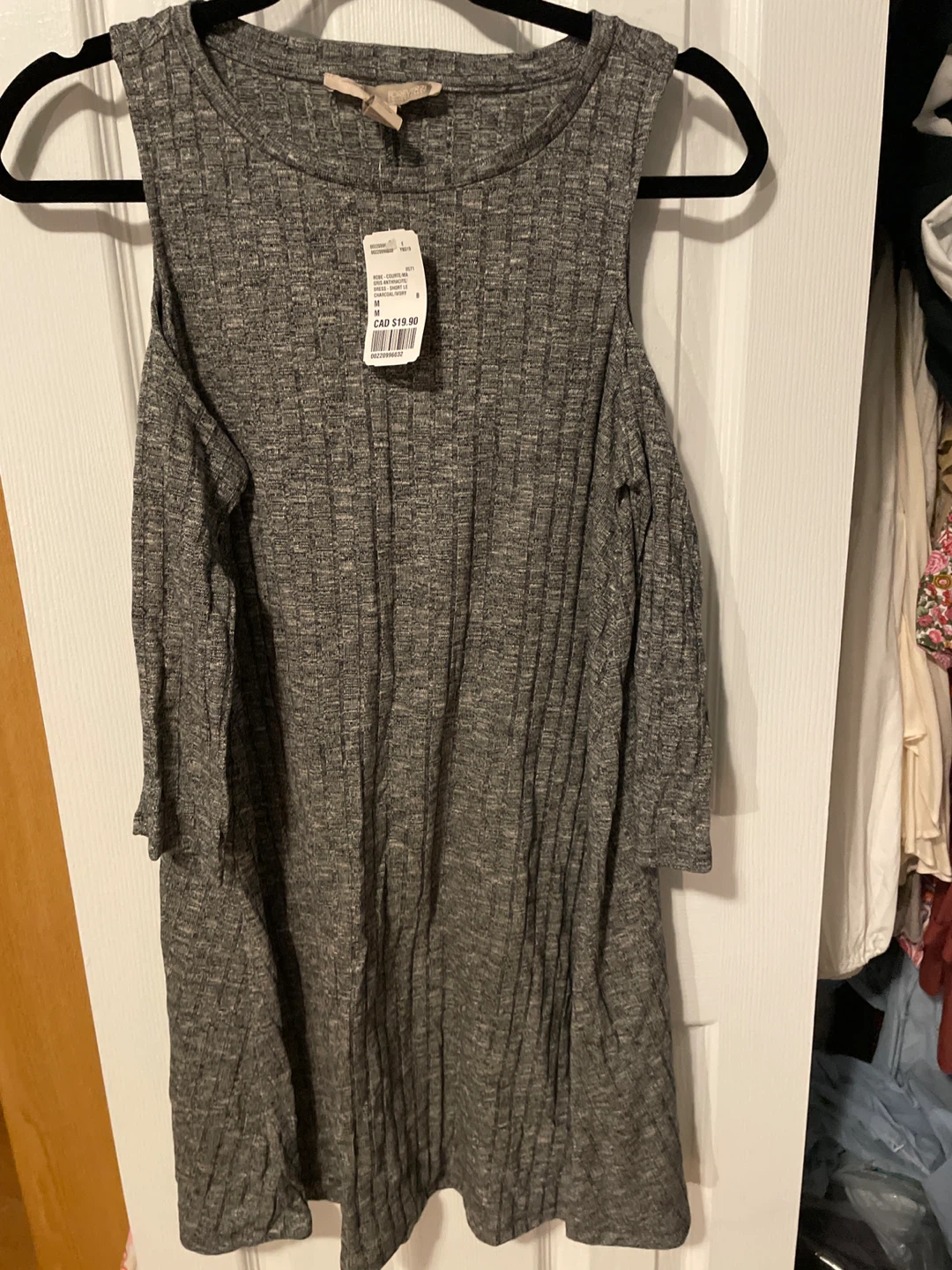 🎁🎁 Forever 21 Gray Cold Shoulder Dress - Size M **FREE** - photo 3