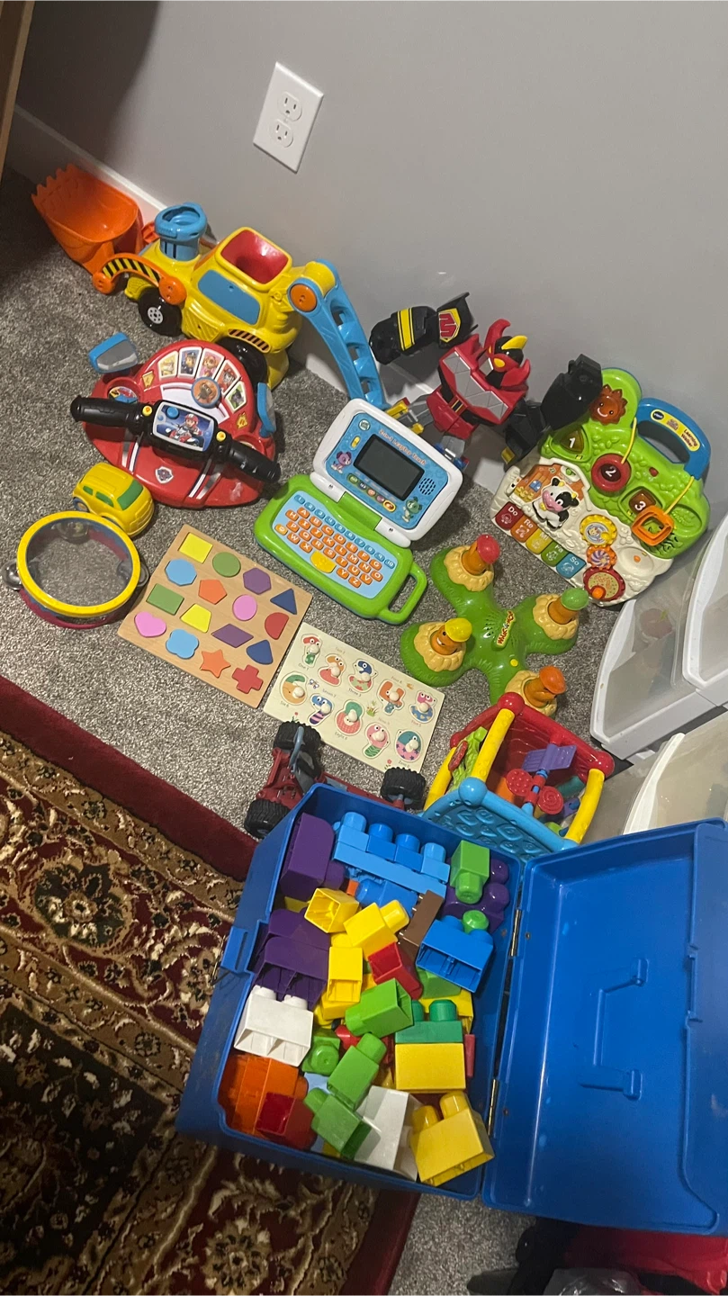 Dayhome closing sale