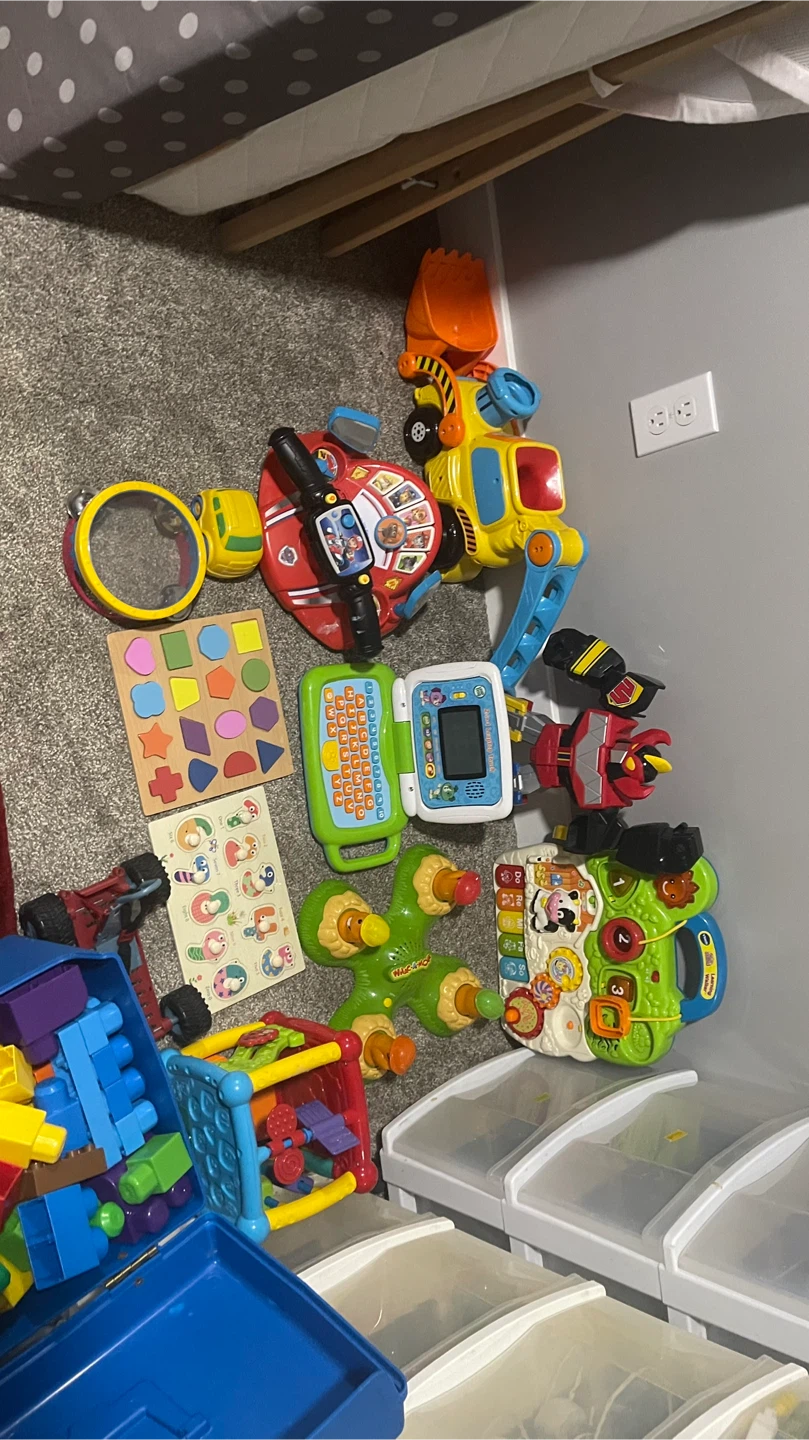 Dayhome closing sale - photo 2