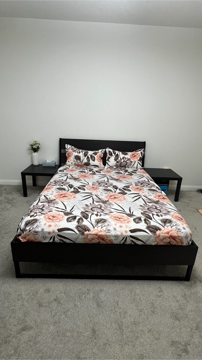 Queen size bed frame (mattress free) - photo 2