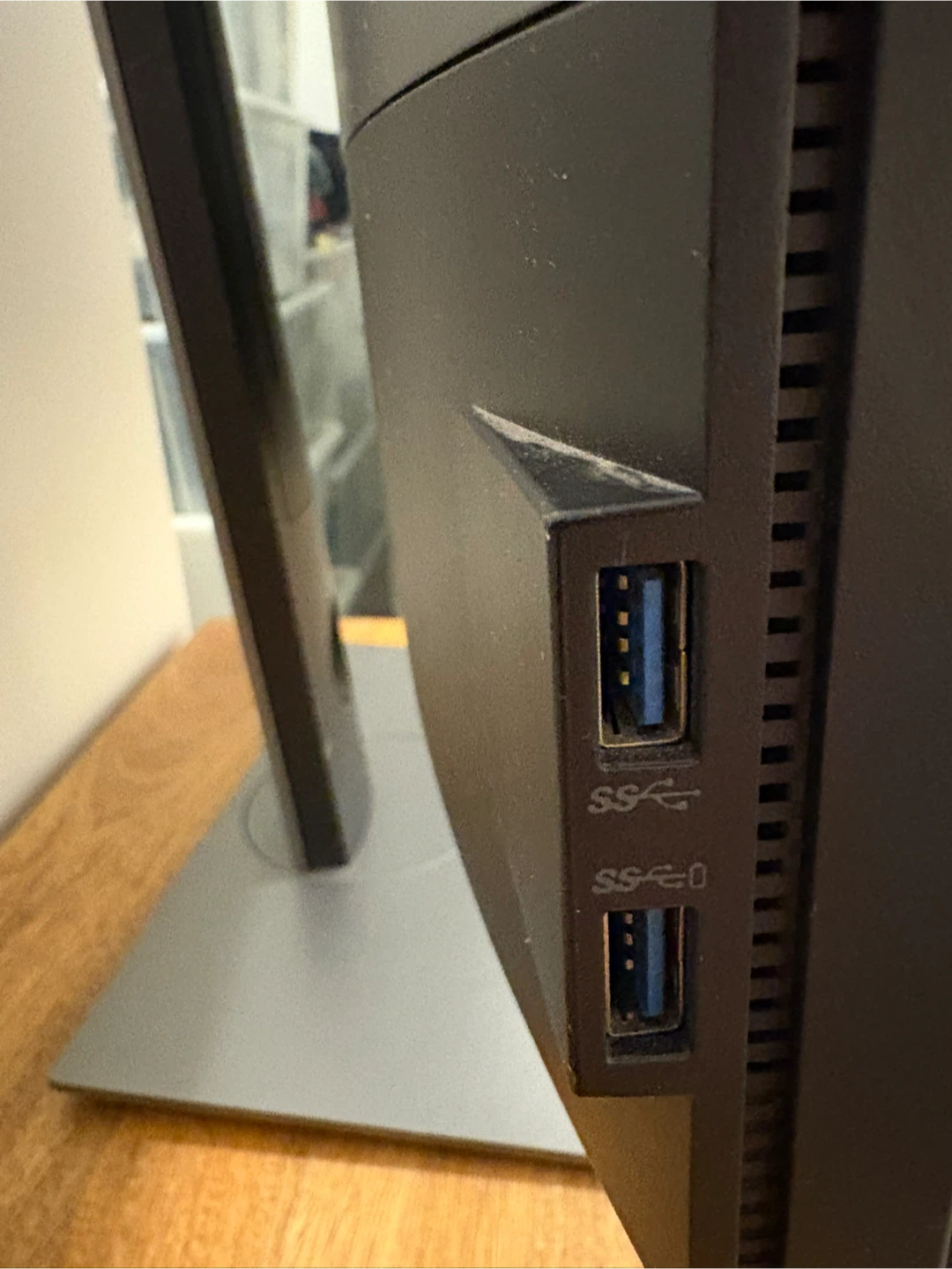 Dell UP3017 30-inch Monitor - photo 3