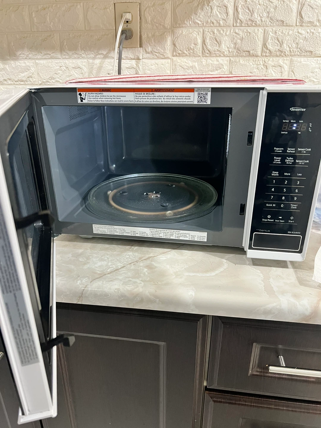Panasonic NN-SC64MW Genius Inverter Microwave