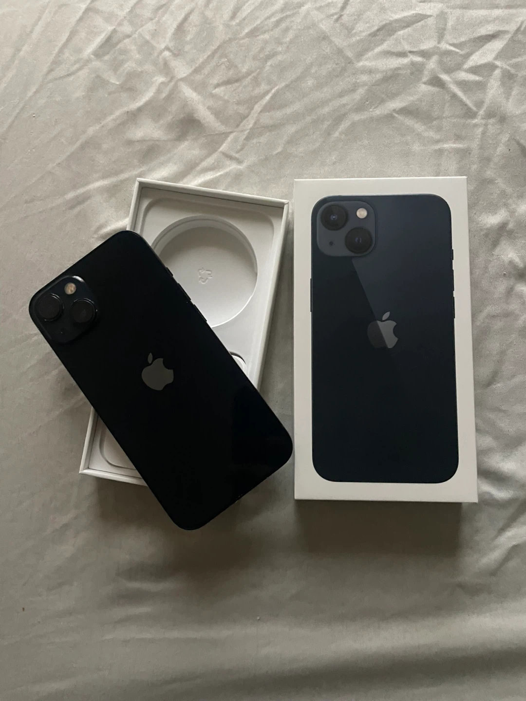 📱 iPhone 13 – 128GB – Midnight – used with Box (Unlocked)
