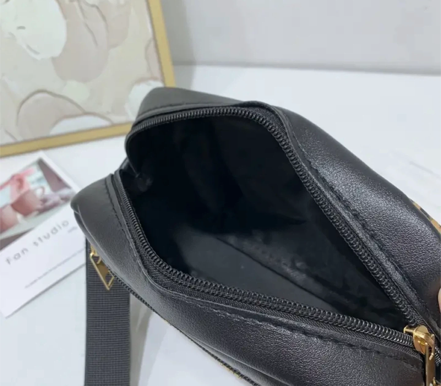 New! Black Leopard Print Crossbody Bag - photo 4