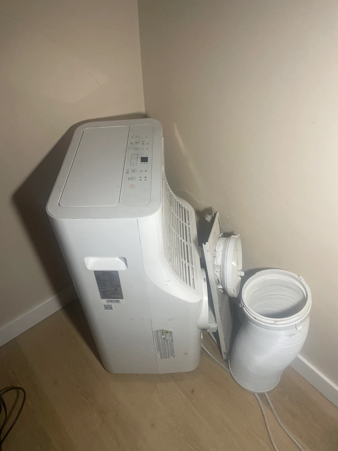 Midea Portable Air Conditioner - 7200 BTU - photo 2
