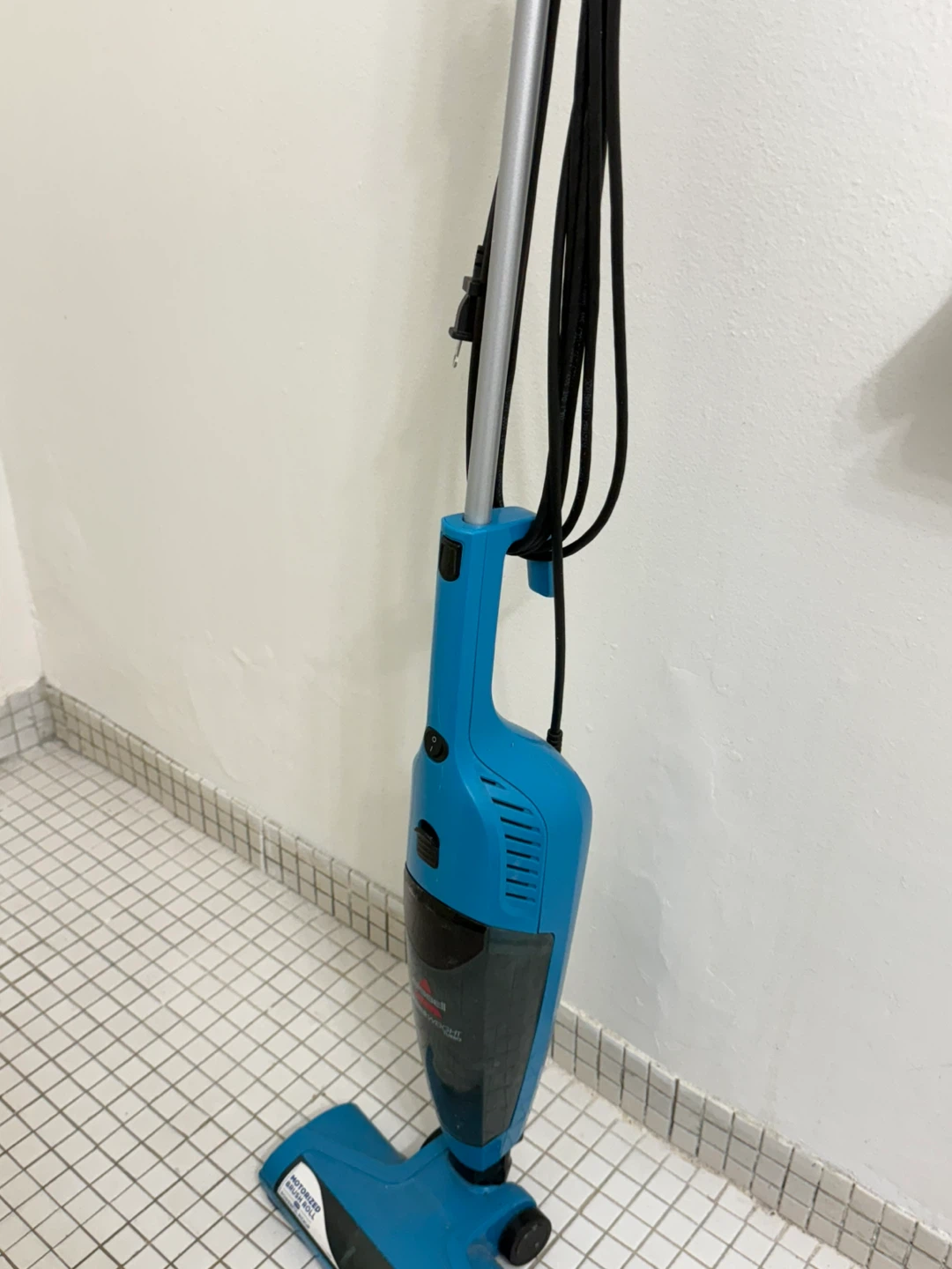Bissell FeatherWeight Turbo Stick Vacuum - photo 2