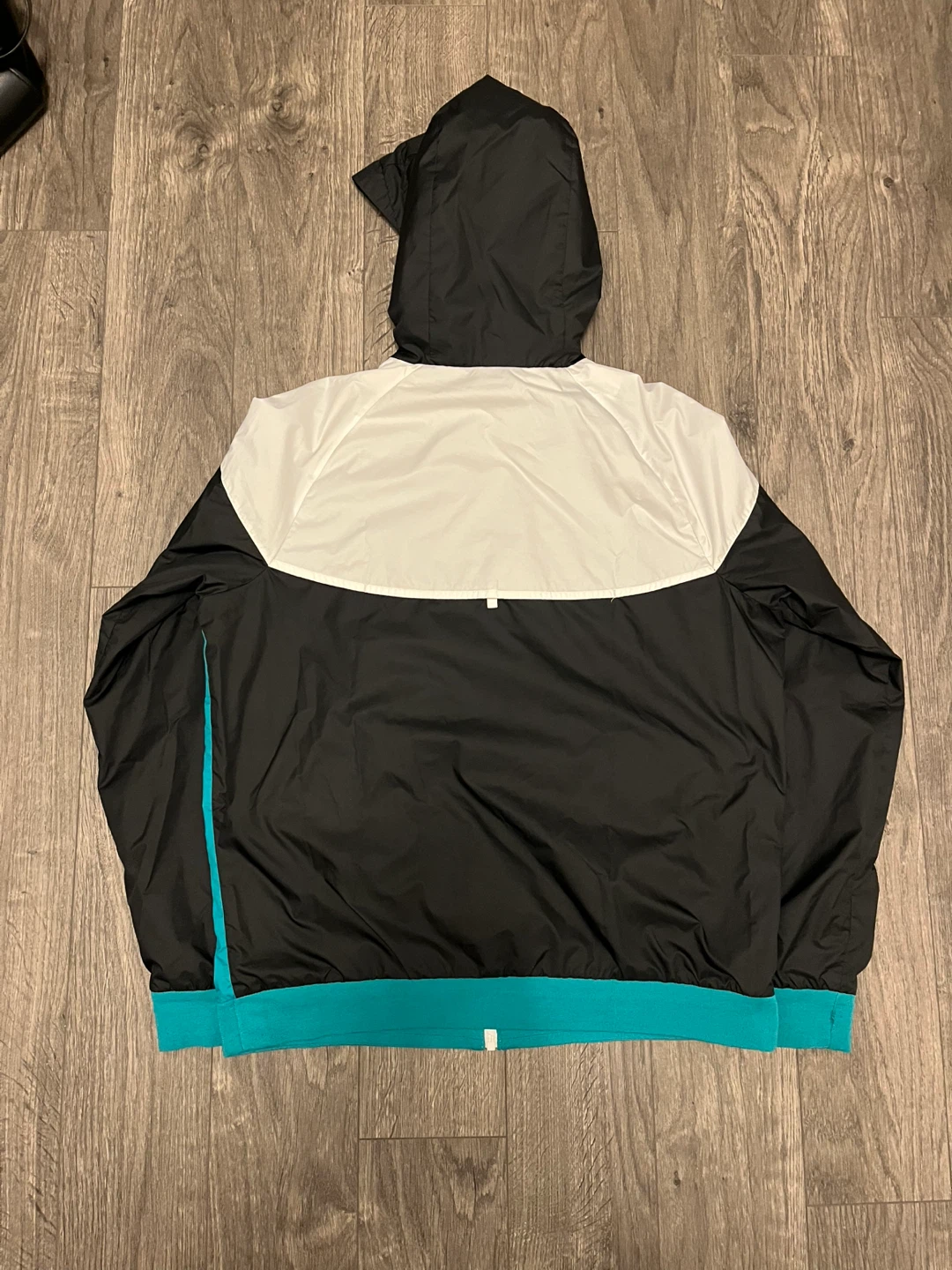 Nike Windrunner Jacket - Size L - photo 3