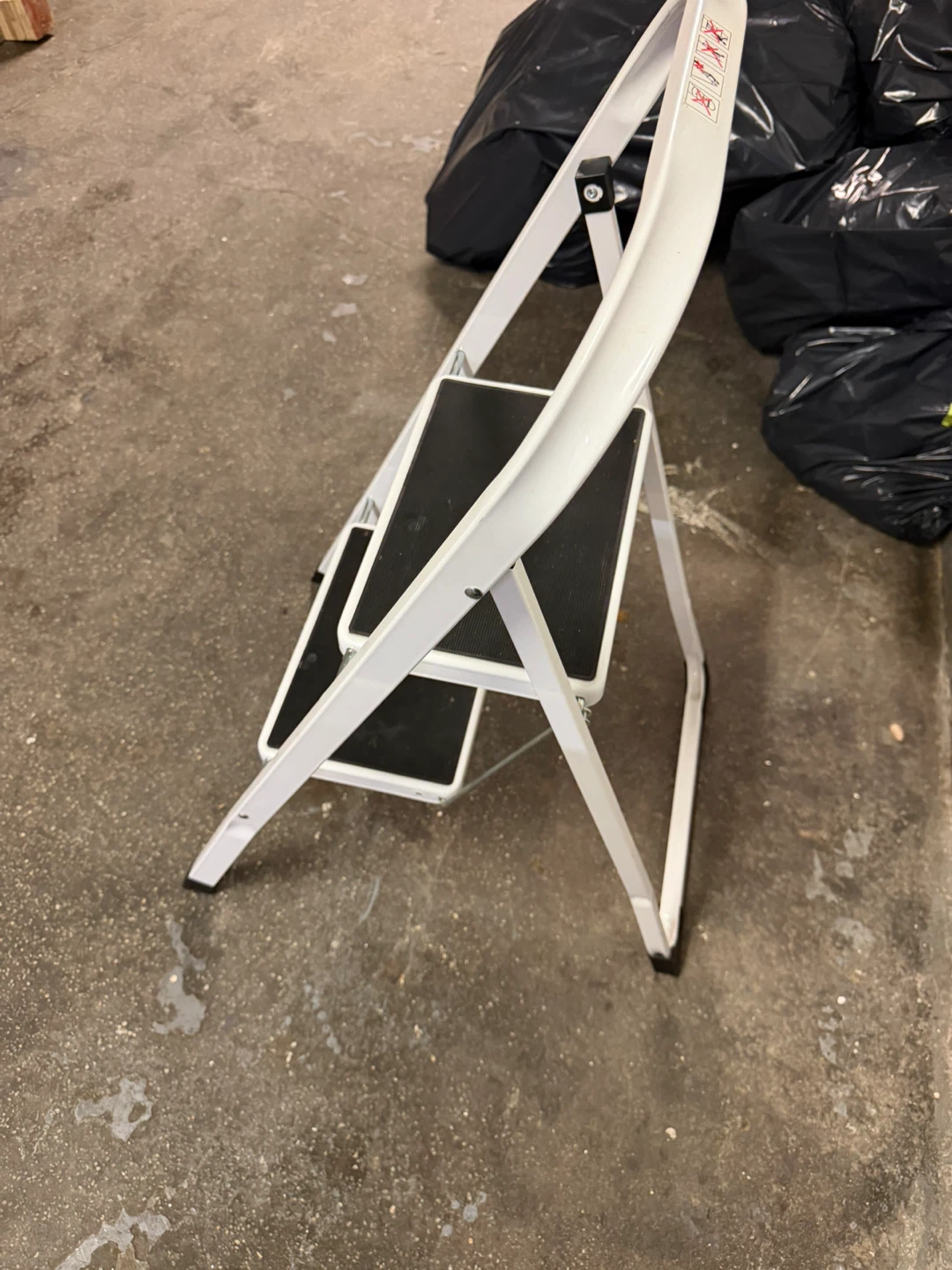 White Folding 2-Step Ladder - photo 4