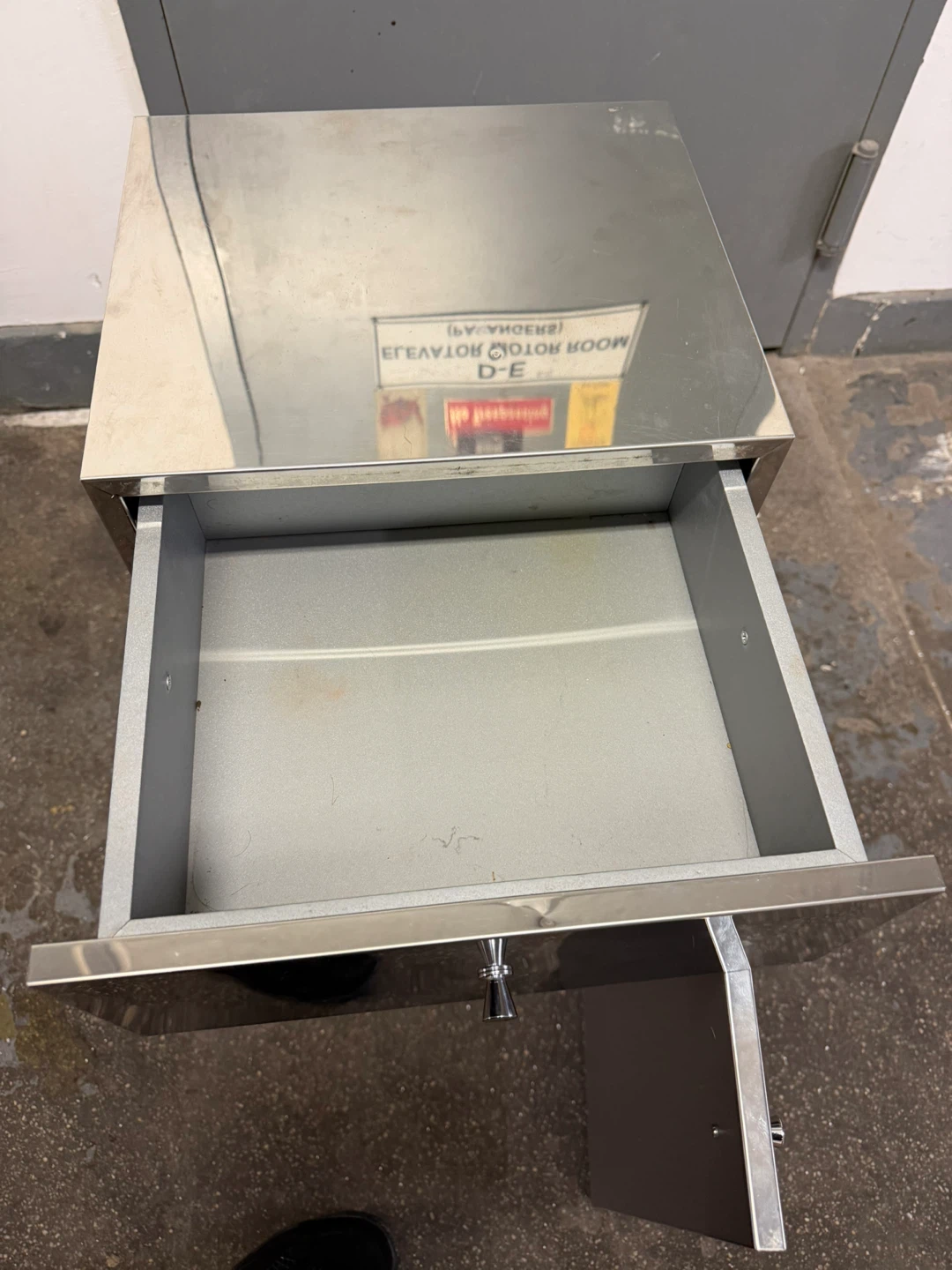 Rolling Metal Cabinet - Storage - photo 3