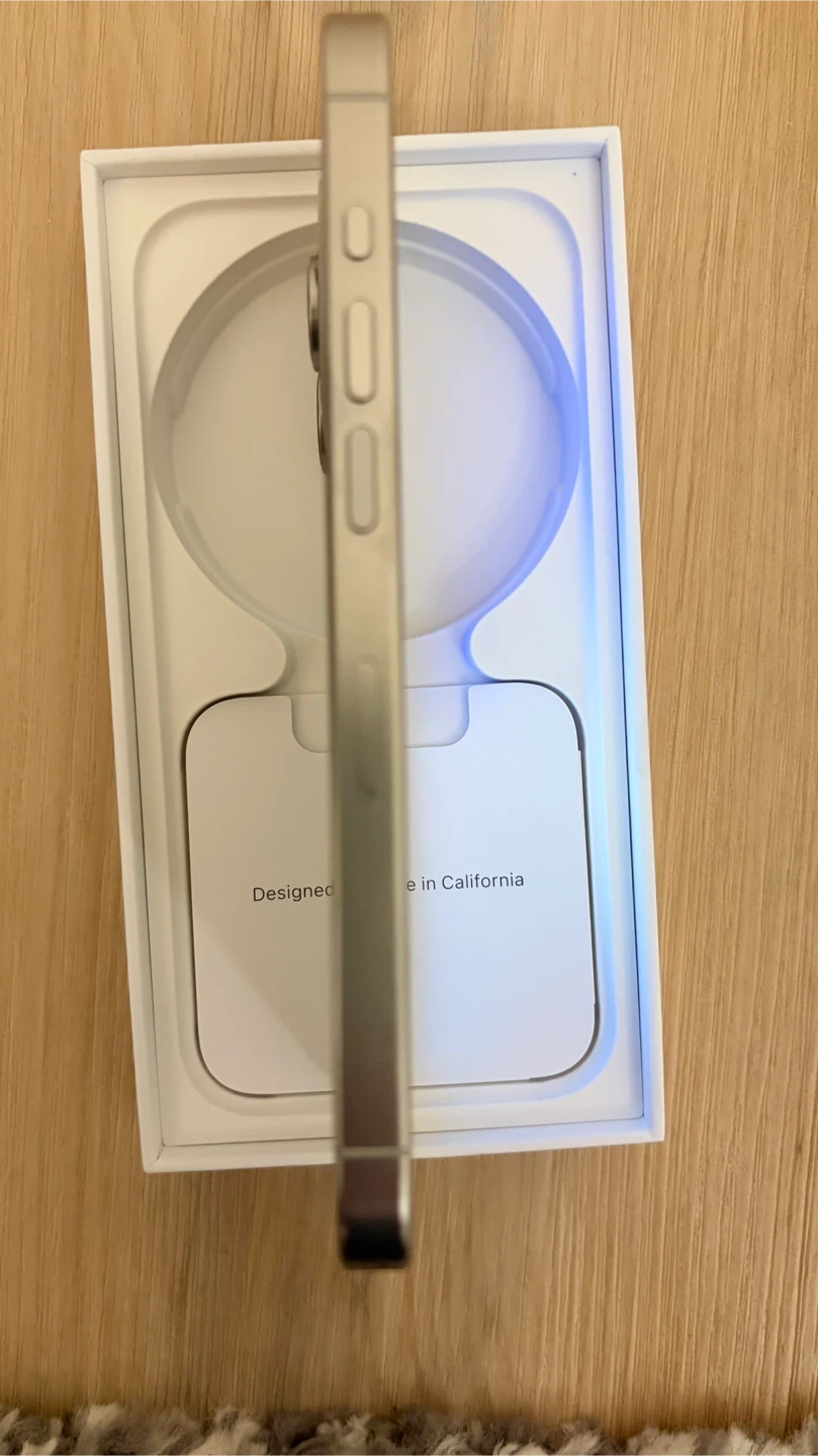 New iPhone 15 pro titanium white 128gb - photo 3