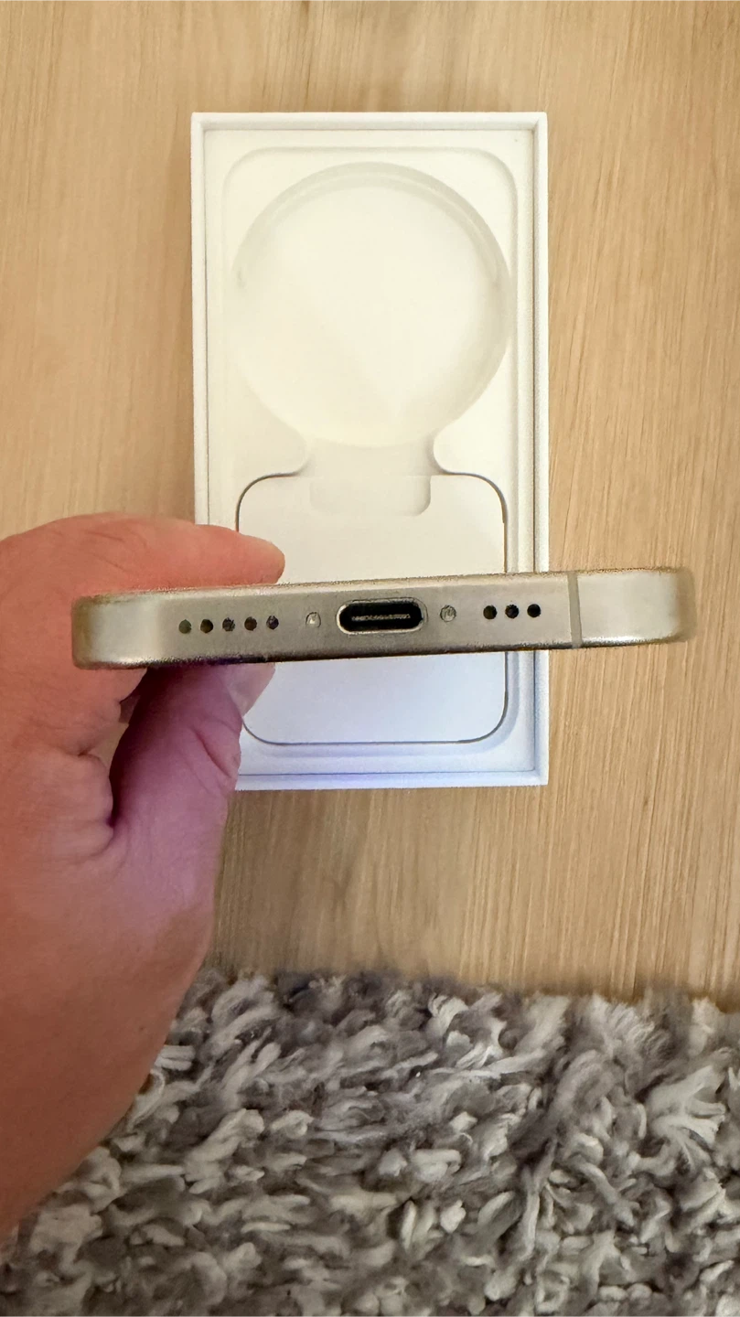 New iPhone 15 pro titanium white 128gb - photo 5