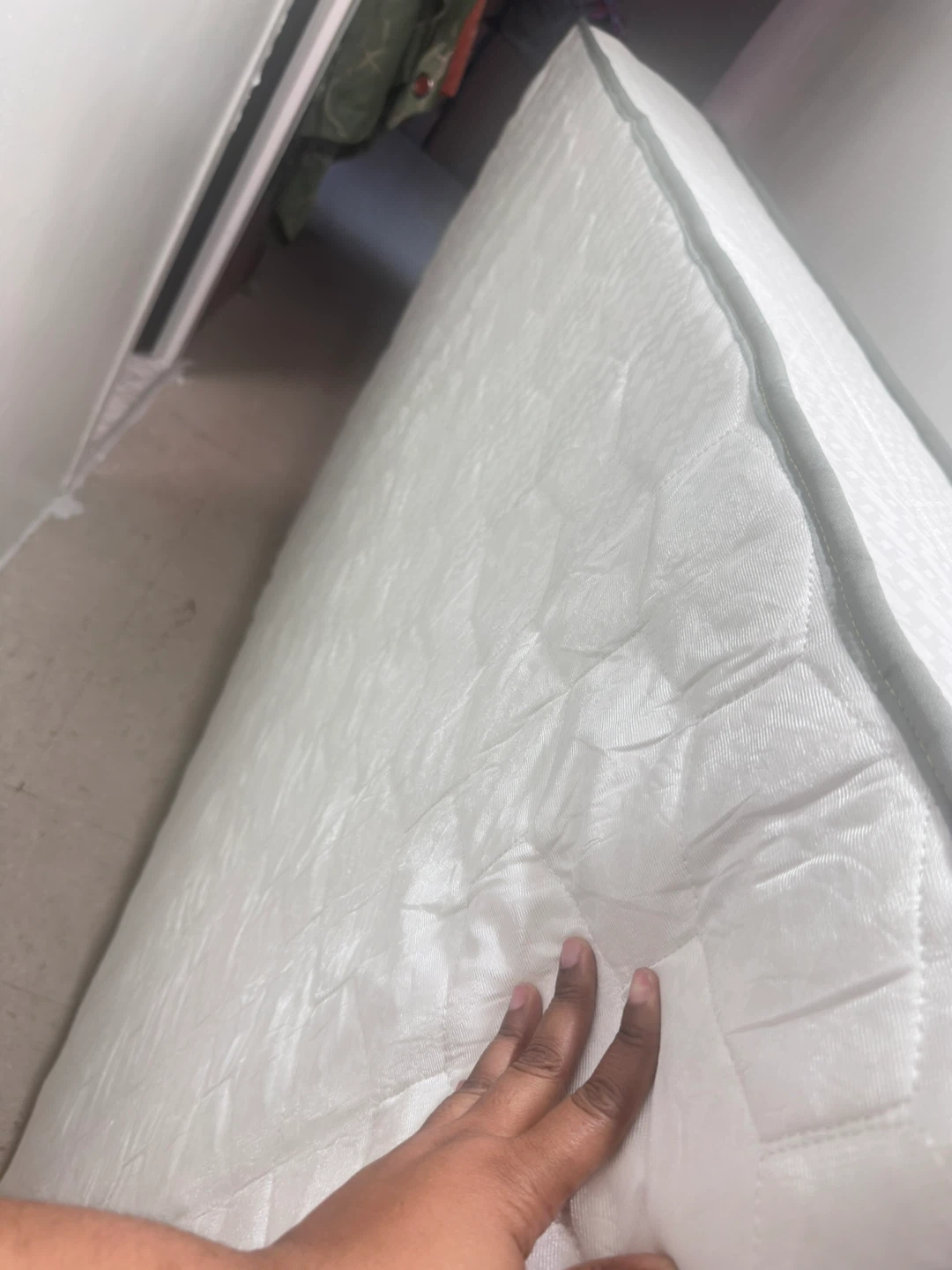 Full Size Mattress and full bed base - photo 5