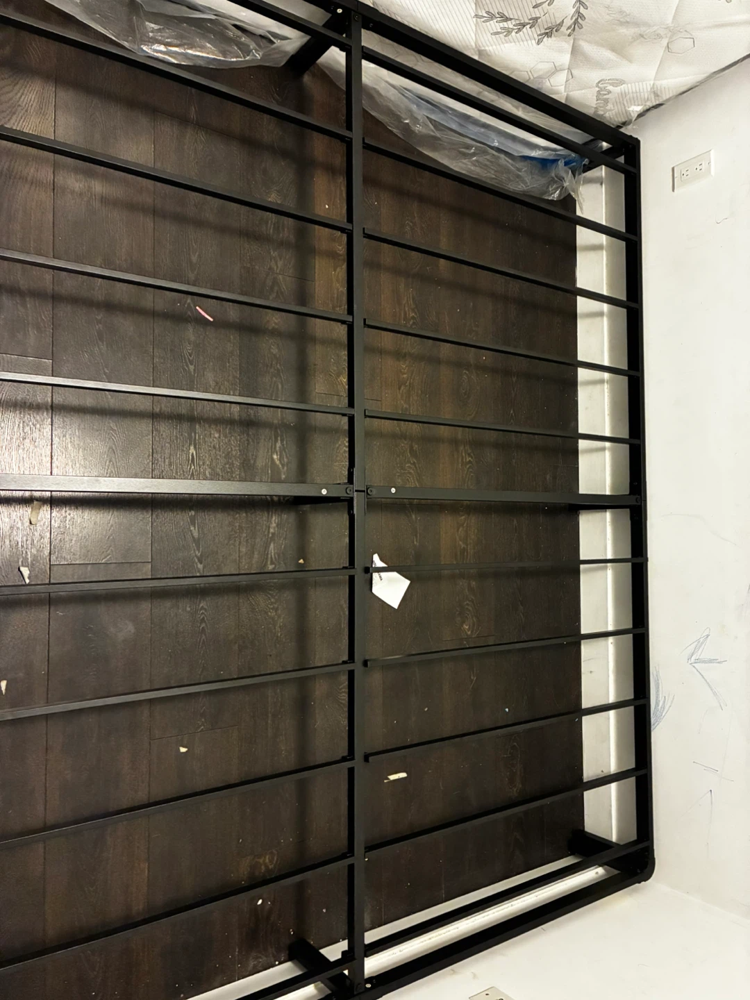 Black Metal king Bed Frame - photo 5
