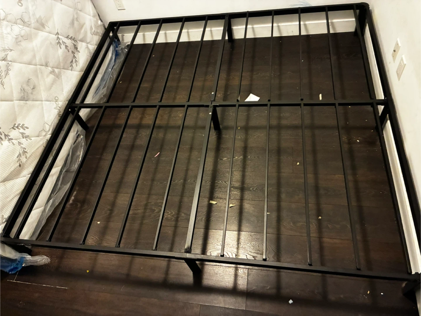 Black Metal king Bed Frame