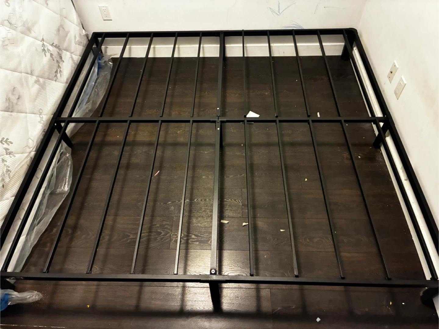 Black Metal king Bed Frame - photo 2