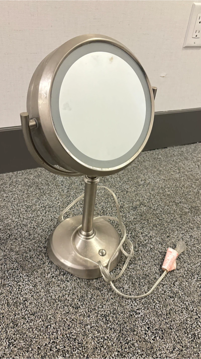 Vanity Makeup Mirror - photo 3