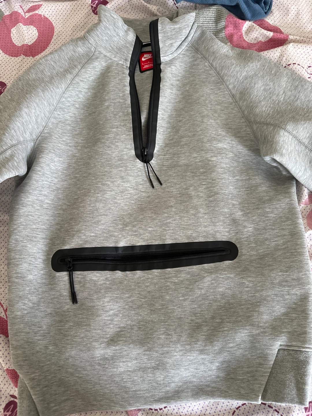 Nike Tech Fleece Pullover - Size Small