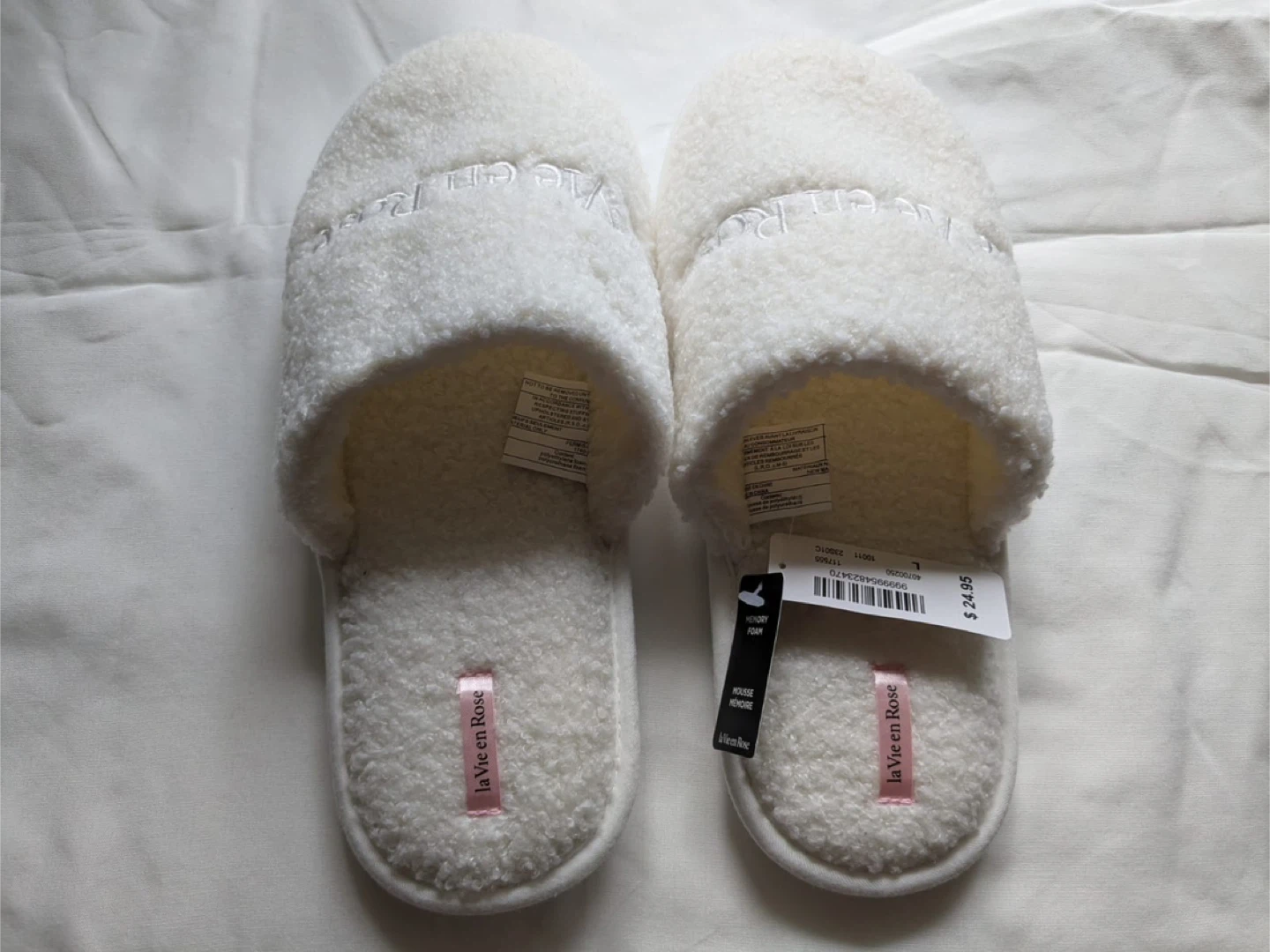 BNWT - La Vie en Rose White Slippers - Size L - New