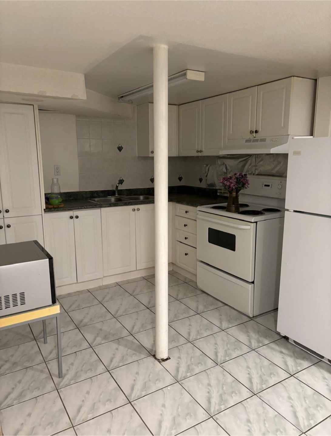 2 bedroom basement apartment available - photo 2