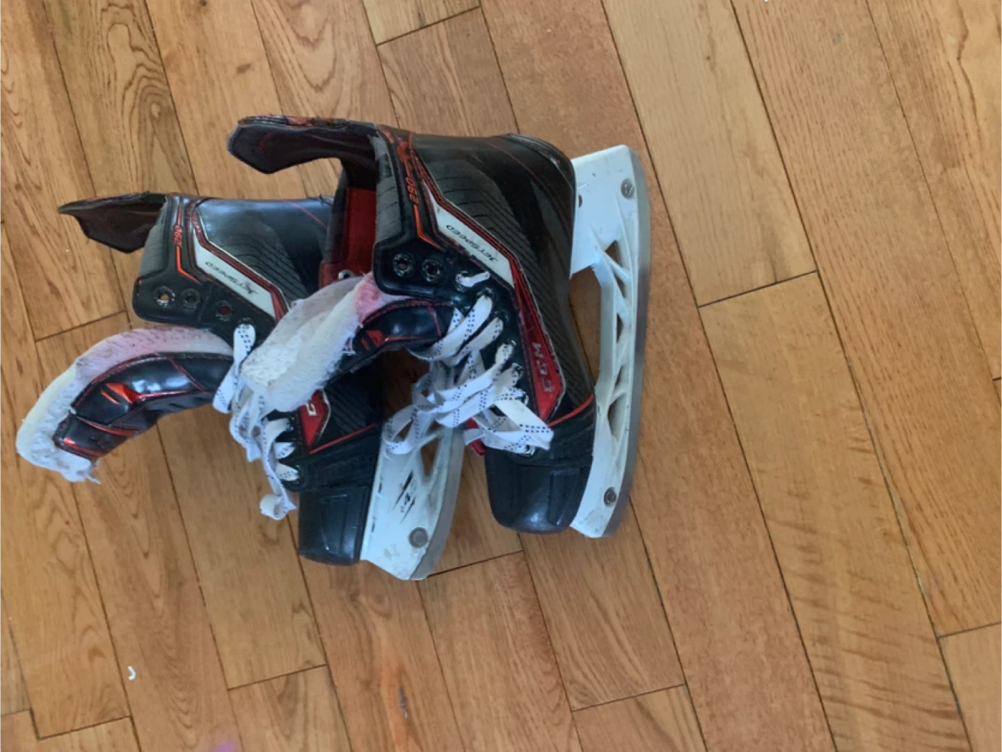CCM JetSpeed 290 Ice Hockey Skates - Size US 4 - photo 3