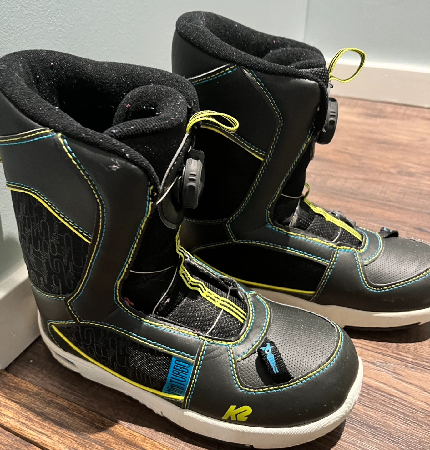 K2 Vandal Snowboard and Boots - Size 4 - photo 3