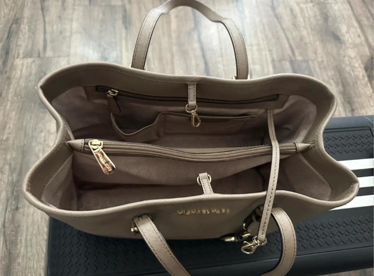 Michael Kors Tote Bag - photo 2
