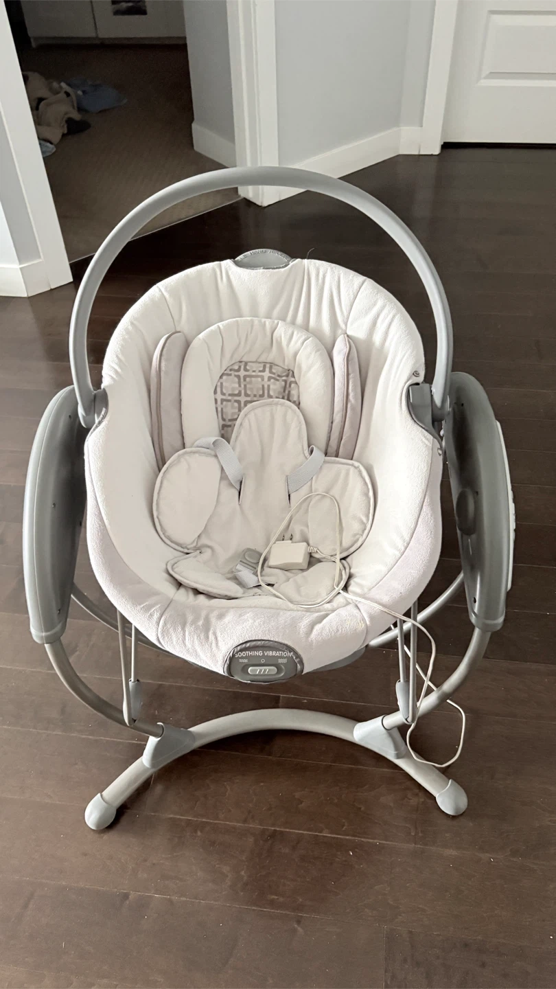 Graco Baby Swing with Soothing Vibration