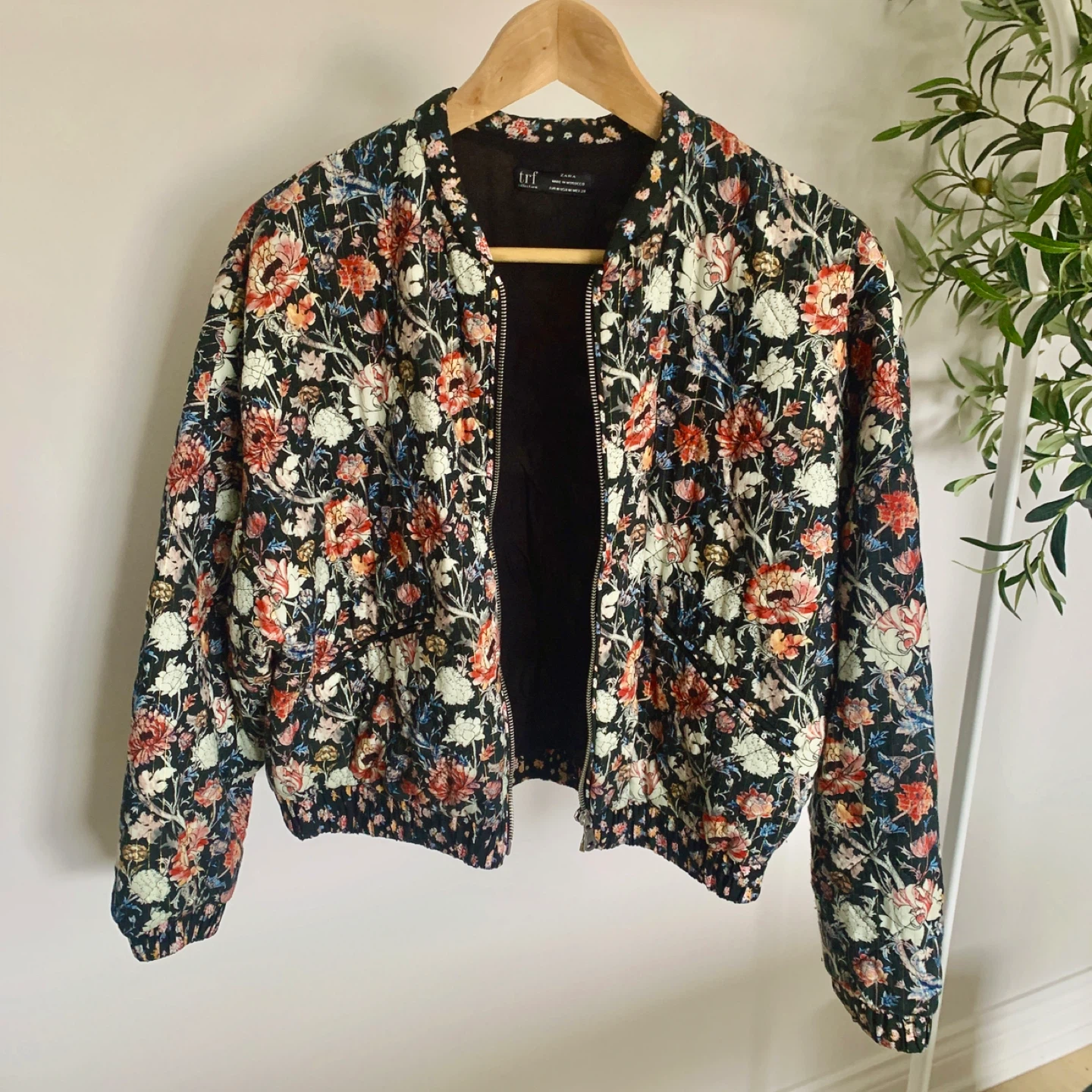 ZARA Floral Light Jacket Size M – Very Good Condition