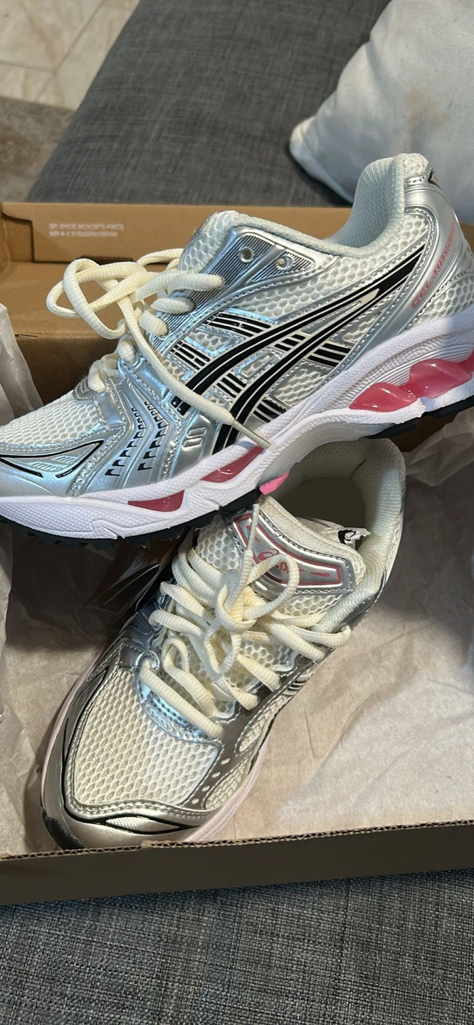 Asics The Asics Gel-Kayano 14 in 'Cream/Sweet Pink'